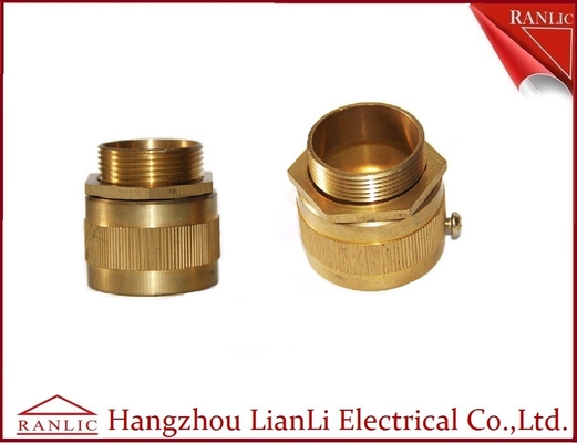 China el adaptador flexible 25m m de cobre amarillo del conducto de 20m m con el tornillo niquelado, ISO9001 enumeró proveedor